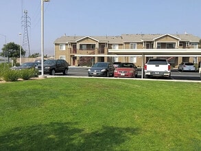 San Vicente Townhomes in Soledad, CA - Building Photo - Building Photo