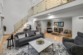 827 Alden Rd in Paramus, NJ - Building Photo - Building Photo