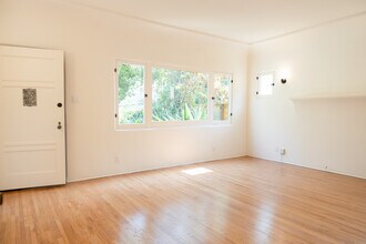 3107 Silver Lake Blvd, Unit 3107 in Los Angeles, CA - Building Photo - Building Photo