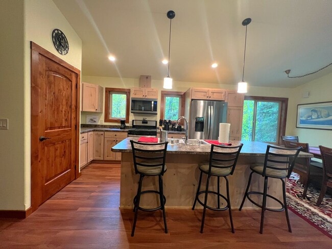 38085 Rainbow Dr in Soldotna, AK - Building Photo - Building Photo