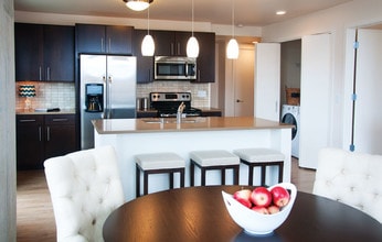 Ovation 309 in Madison, WI - Foto de edificio - Building Photo