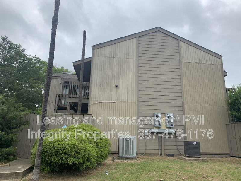206 Elks Cove in Lafayette, LA - Building Photo