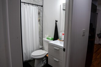 6032 S Paulina St, Unit 2 in Chicago, IL - Foto de edificio - Building Photo