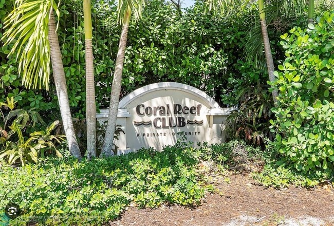 9825 NW 56th Pl in Coral Springs, FL - Building Photo - Building Photo