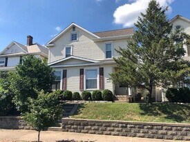 617 E Main St in Lancaster, OH - Building Photo