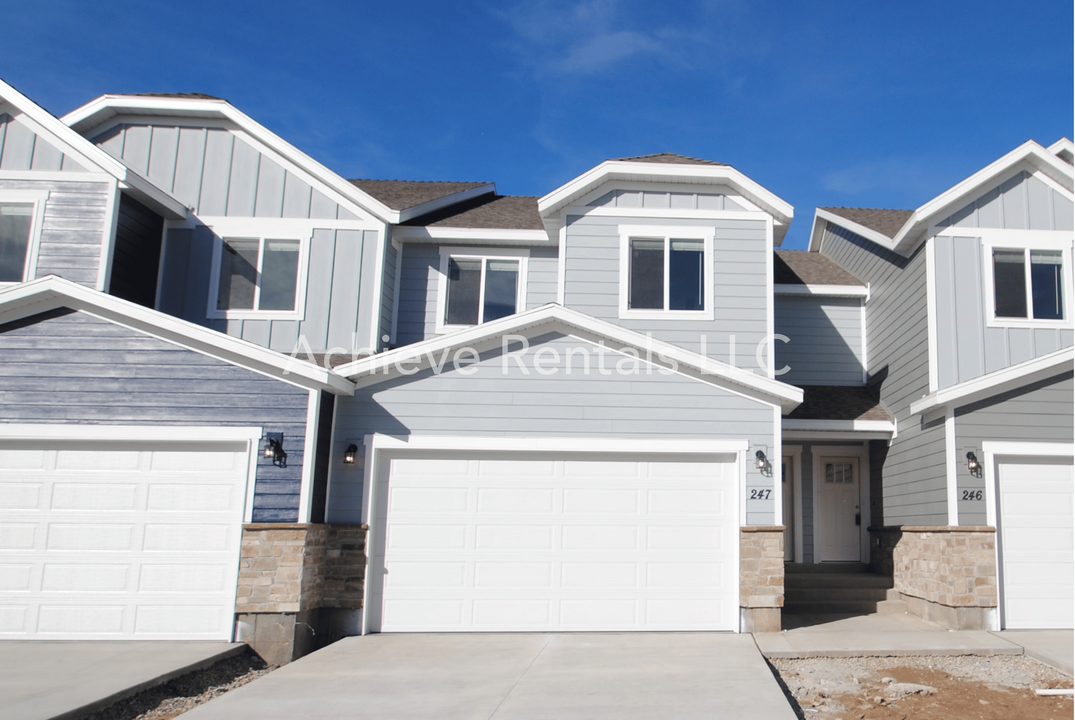 2782 W 4140 S in Roy, UT - Building Photo