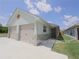 605 E Carter St in Sherman, TX - Building Photo