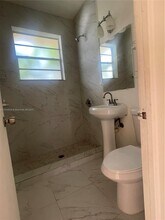 6945 Rue Vendome in Miami Beach, FL - Building Photo - Building Photo