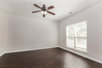 308 Sweet Ashley Way in Loganville, GA - Building Photo - Building Photo