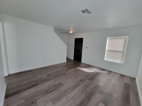 4448 W Rialto Ave in Visalia, CA - Building Photo - Building Photo
