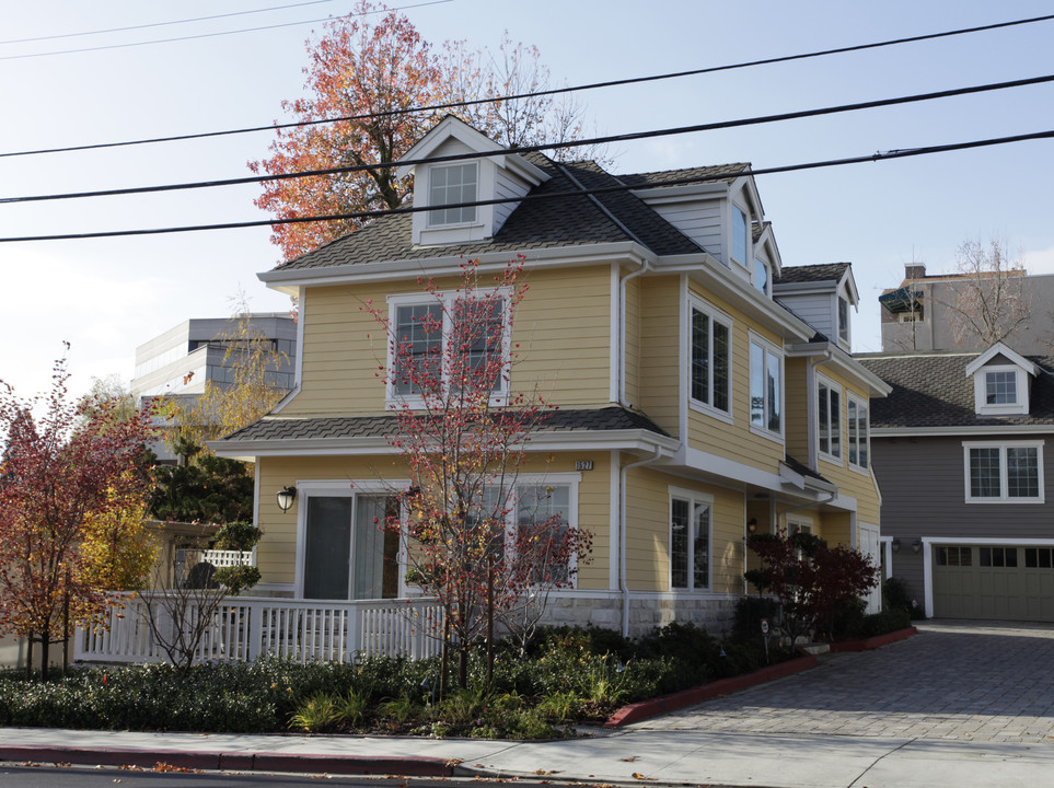 1527 Shuey Ave in Walnut Creek, CA - Building Photo