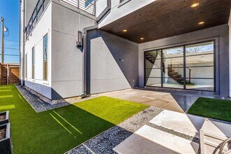 3523 N Versailles Ave in Dallas, TX - Building Photo - Building Photo