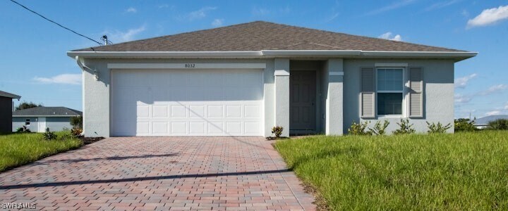 8032 Marsh Cir in La Belle, FL - Building Photo