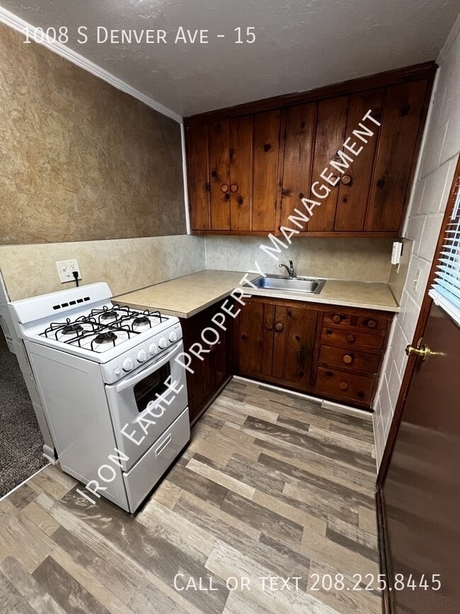 1008 S Denver Ave in Boise, ID - Building Photo - Building Photo