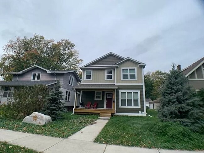 property at 1037 26th Ave SE