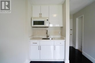 3406 Southwick St in Mississauga, ON - Building Photo - Building Photo