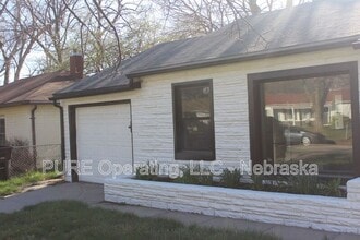 670 S 69th St in Omaha, NE - Building Photo - Building Photo