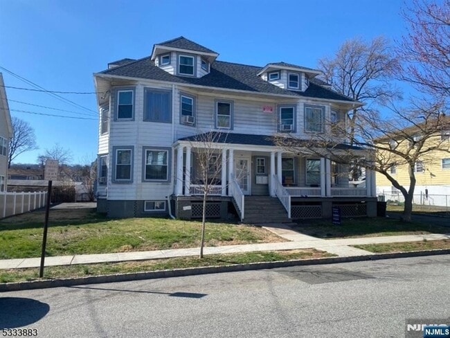 29 High St, Unit 1L in West Orange, NJ - Foto de edificio - Building Photo