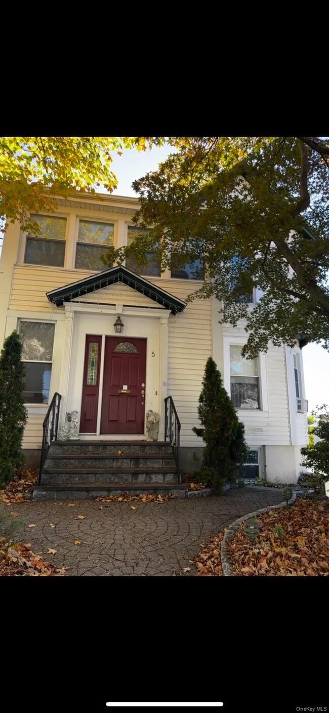 property at 5 Todd Pl