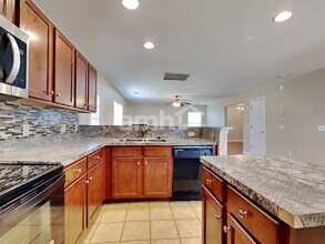 405 Crystal Oaks Ln in Moncks Corner, SC - Foto de edificio - Building Photo