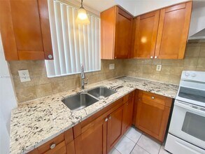 2345 Douglas St in Hollywood, FL - Building Photo - Building Photo