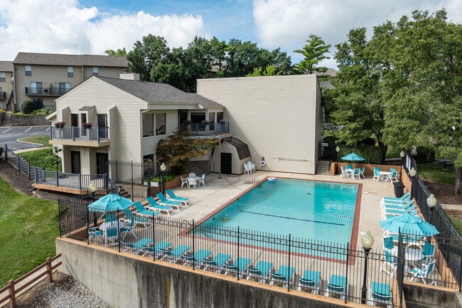 Westchester Village in O'Fallon, MO - Foto de edificio - Building Photo