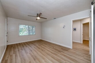 326 E Dudley Ave in Fresno, CA - Building Photo - Building Photo