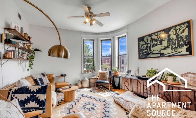 property at 2842 W Augusta Blvd