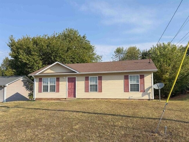 411 Eddy St in Oak Grove, KY - Building Photo - Building Photo