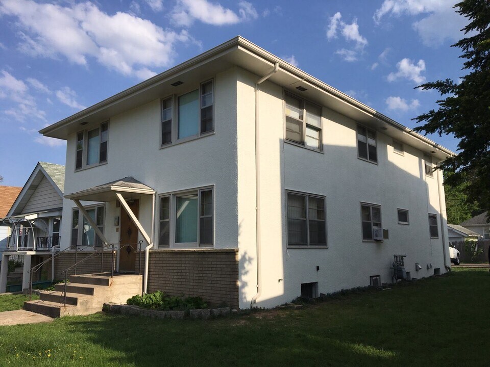 1644 7th St E in St. Paul, MN - Building Photo