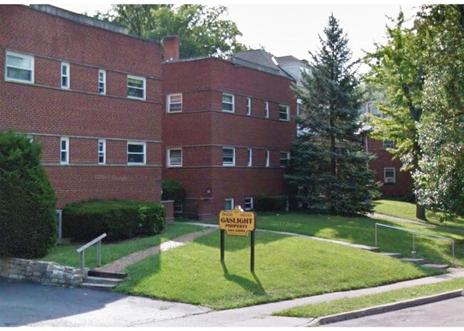 property at 922-926 Ludlow Ave