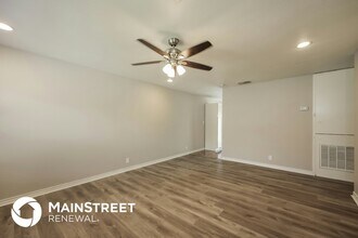 6606 Gallery Oak St in San Antonio, TX - Building Photo - Building Photo