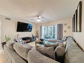 3188 Lake Pine Way S in Tarpon Springs, FL - Building Photo - Building Photo