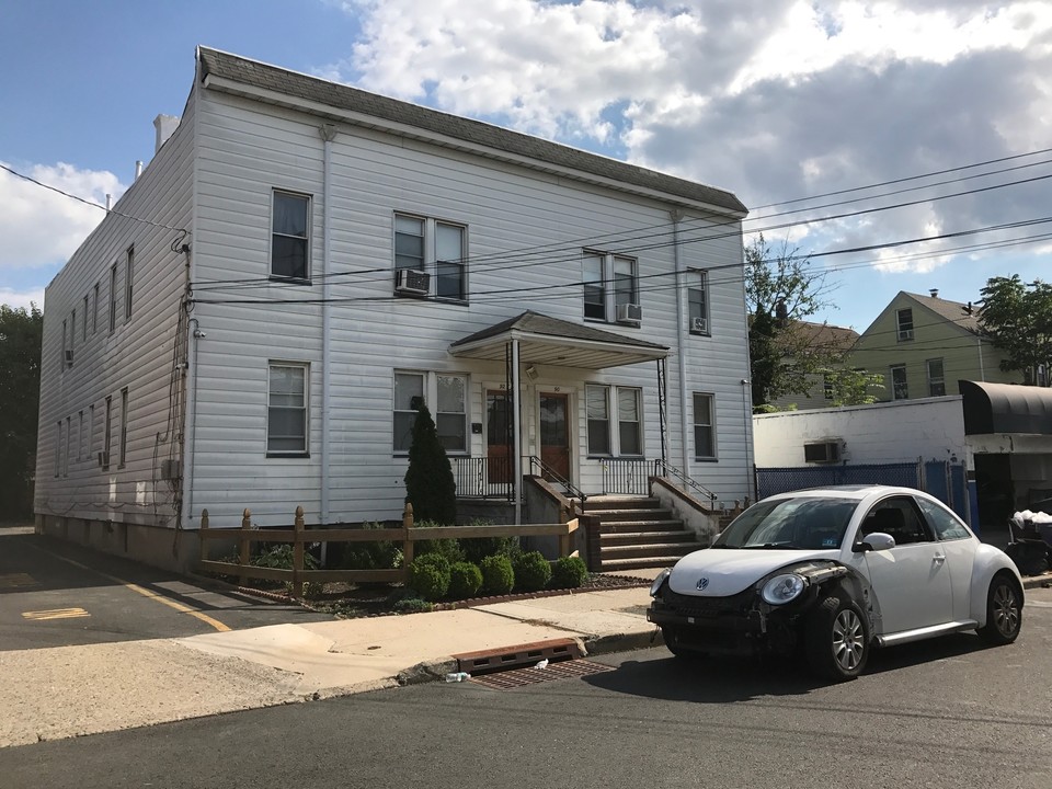 90 Maple St in Garfield, NJ - Building Photo