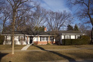 616 Greenview Pl in Lake Forest, IL - Building Photo