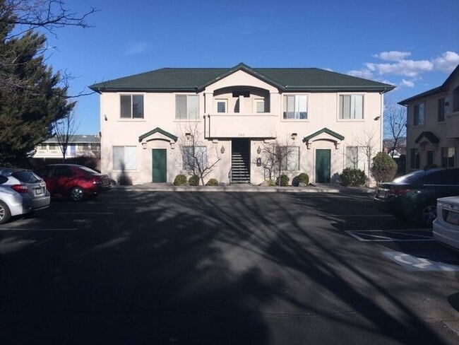 185 Hillcrest Dr in Reno, NV - Foto de edificio - Building Photo