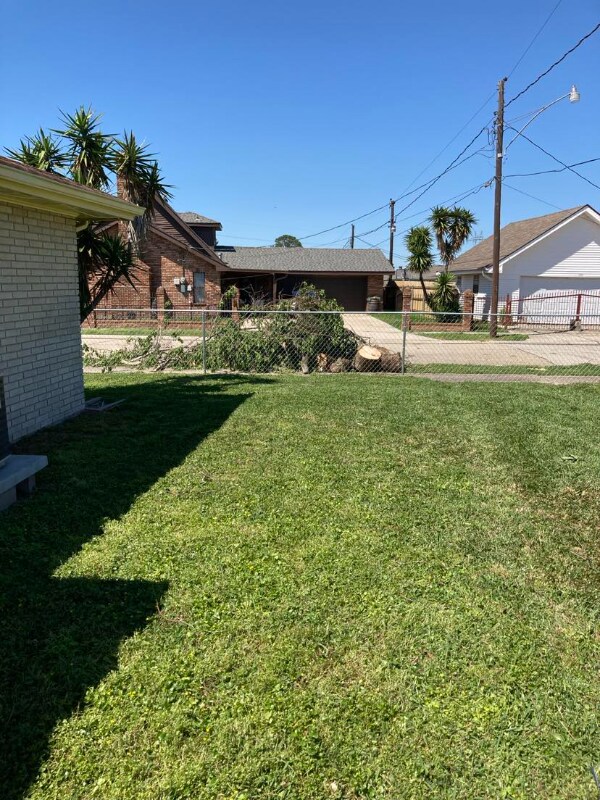 1601 Dogwood Dr in Harvey, LA - Foto de edificio - Building Photo