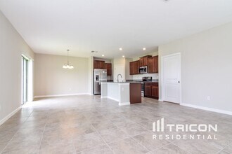 10032 RoseMary Leaf Ln in Riverview, FL - Building Photo - Building Photo