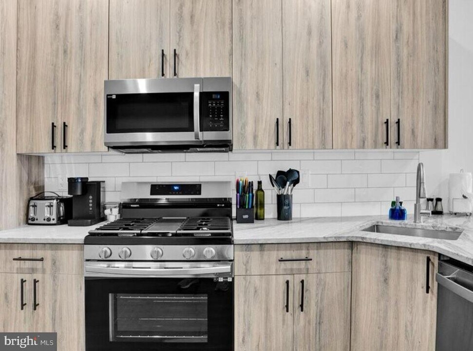 1748 N Marshall St in Philadelphia, PA - Building Photo