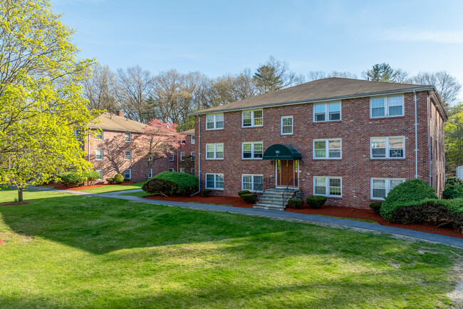 Riverview Condominiums in North Chelmsford, MA - Building Photo - Building Photo