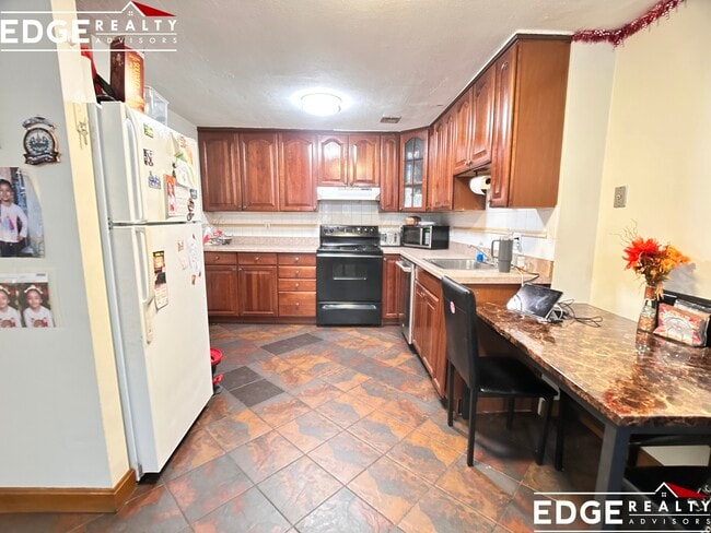 361 Faneuil St, Unit 11 in Boston, MA - Building Photo - Building Photo