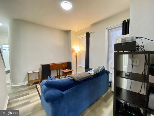 property at 2035 N Gratz St