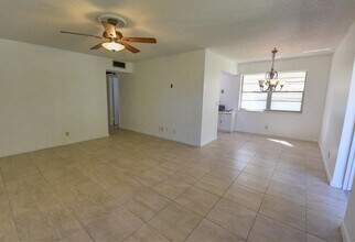 89 Canterbury D in West Palm Beach, FL - Building Photo - Building Photo