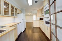 1917 Augusta Dr photo'