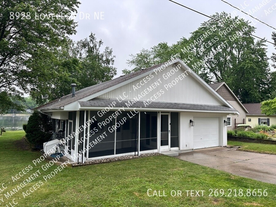 8928 Loveless Dr NE in Rockford, MI - Building Photo