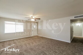 13248 N 38th Pl in Phoenix, AZ - Building Photo - Building Photo