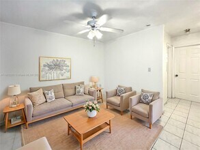 818 Meridian Ave in Miami Beach, FL - Building Photo - Building Photo