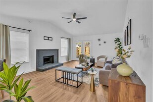 3808 Duck Creek Dr in Garland, TX - Building Photo