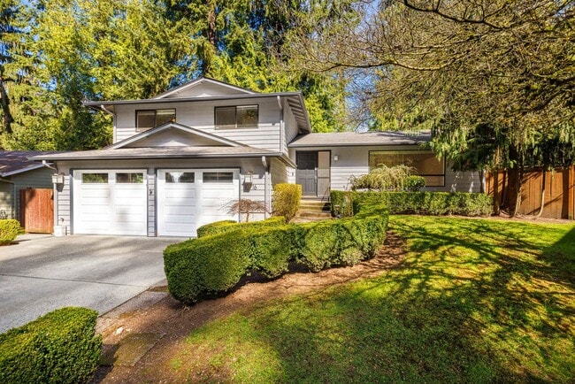 10716 NE 144th Ct in Kirkland, WA - Building Photo - Building Photo