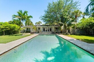 1635 Seabreeze Blvd in Fort Lauderdale, FL - Building Photo - Building Photo